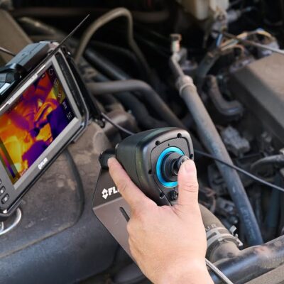 FLIR VS80 utilizado para inspecionar componentes internos de um veículo